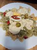 Ensalada de pasta fría, con atún y mayonesa