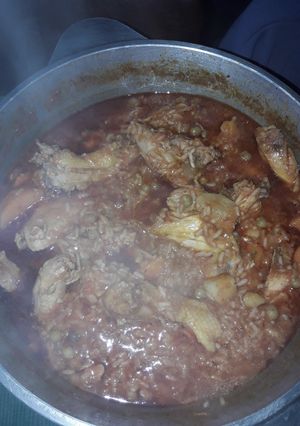 Una foto de Guiso de Arroz y Alitas de Pollo