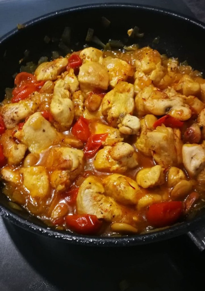 Una foto de Pollo a la miel con almendras