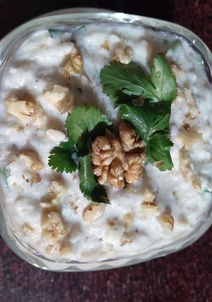 A picture of Akhrot mooli ki chutney.
