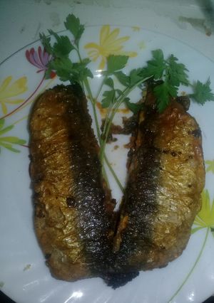 صورة لوصفة سمك مقلي بدرسة 😋