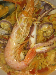 Una foto de Paella de mariscos
