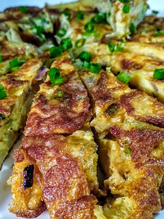 Una foto de TORTILLA Española, 2 Cebollas...!🐣