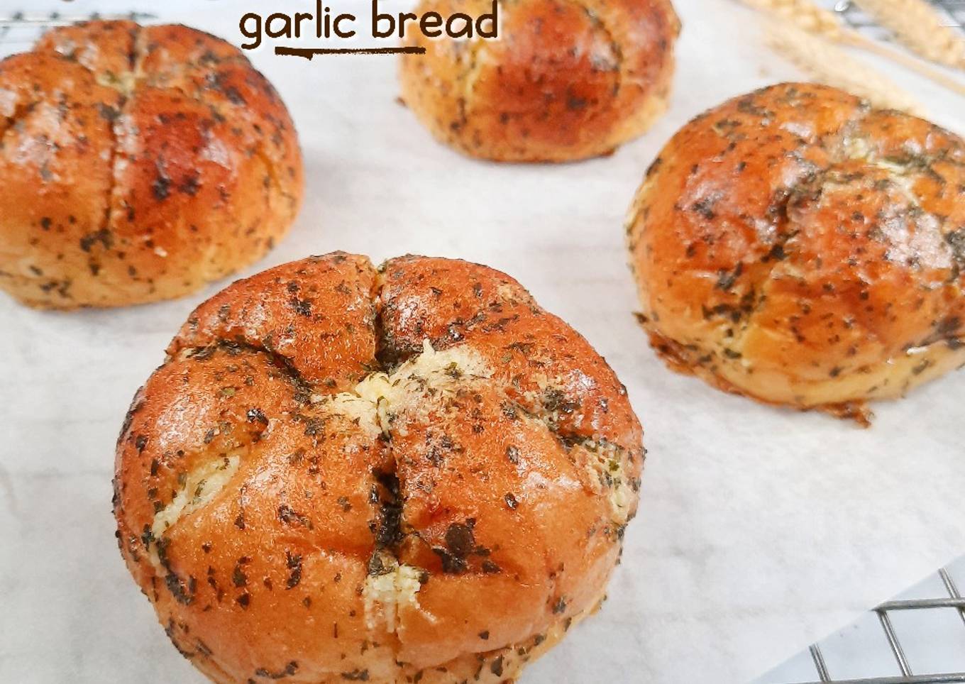 Korean Cream Cheese Garlic Bread