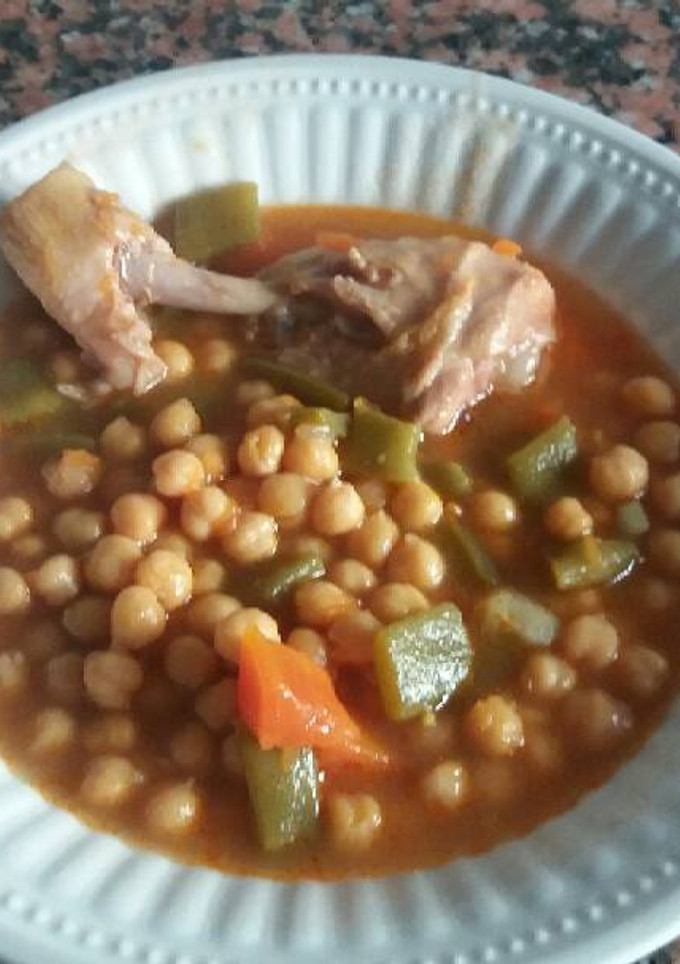Una foto de Olla gitana con pollo