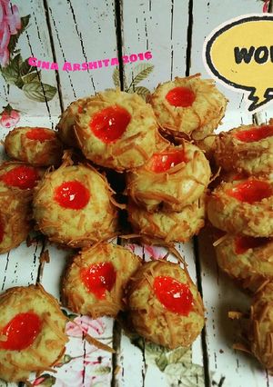 Foto resep Crunchy Strawberry Cheese Thumbprint Cookies