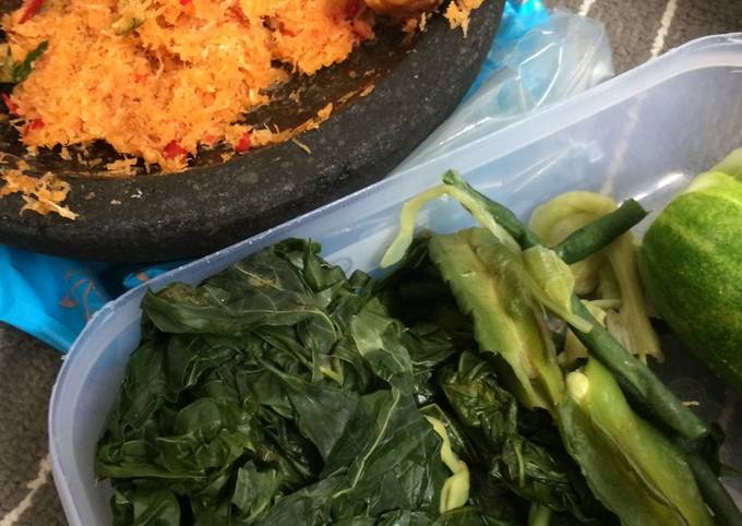 Cara Gampang Menyiapkan Urab/Gudangan singkong mbang turi Boyolali, Enak