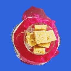 A picture of Coconut Besan Burfi.