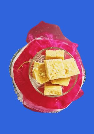 A picture of Coconut Besan Burfi.