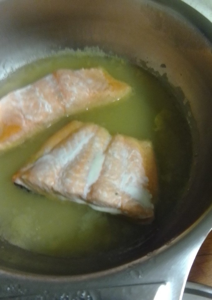 Una foto de Salmón al vapor con limón