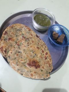 पालक का पराठा (Palak Paratha Recipe In Hindi) रेसिपी मुख्य फोटो