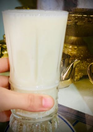 عکسی از دستور شیر موز سیب
