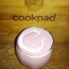 A picture of Strawberry shake.