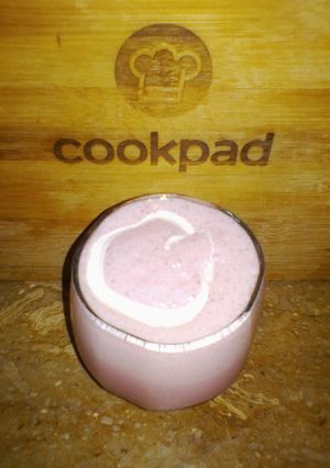 A picture of Strawberry shake.
