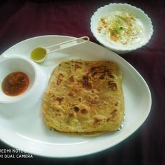 A picture of दही के परांठे.