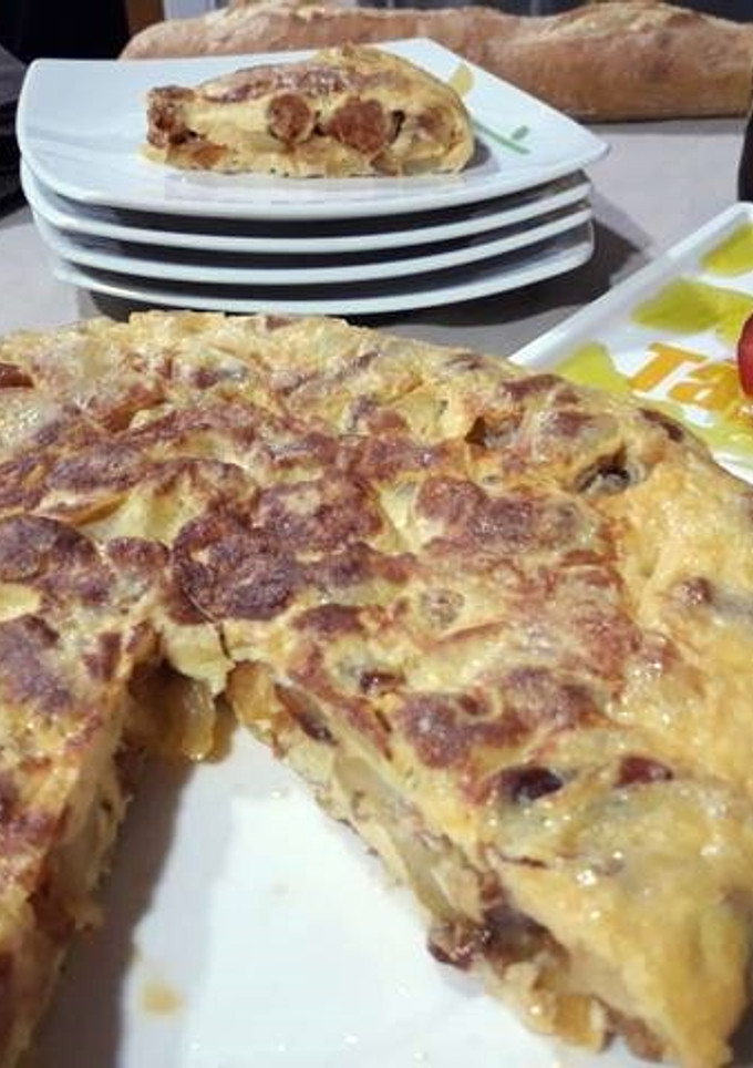 Una foto de Tortilla de patata y chorizo