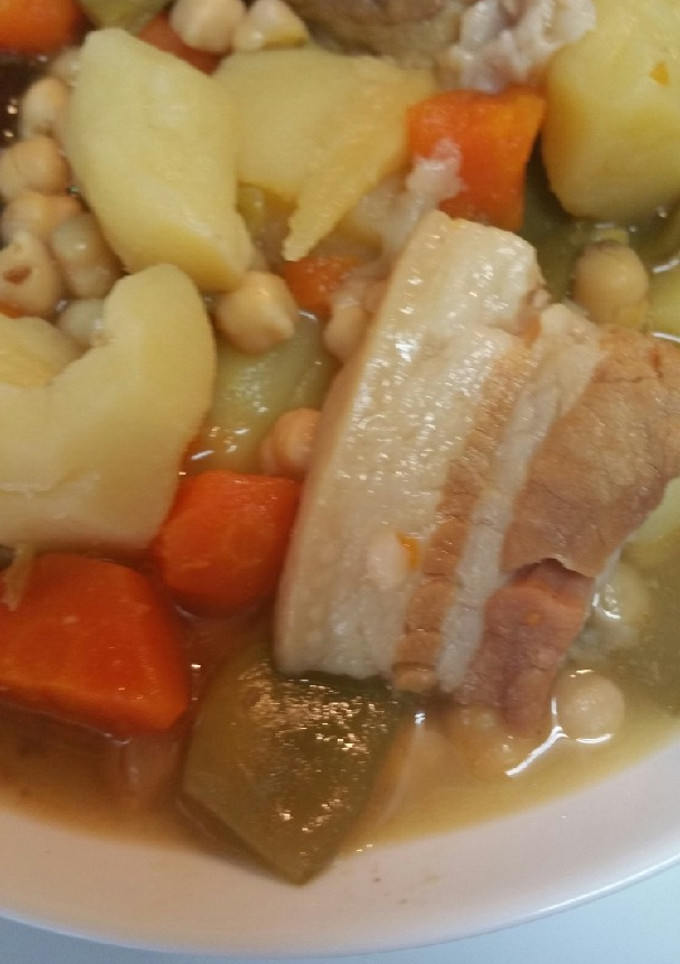Una foto de Puchero con pringa