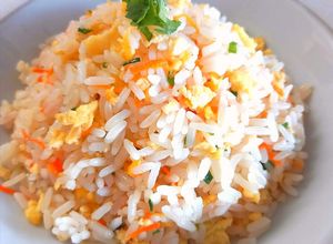 Una foto de Arroz chaufán (fácil)