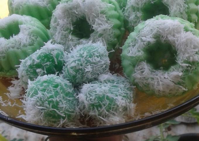 Resep Klepon Dan Putu Ayu Jajanan Pasar Oleh Irma Santika Cookpad