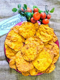 A picture of Gluten Free Besan Paappri.