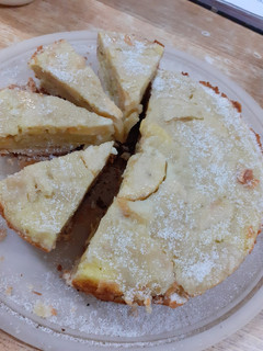 Una foto de Torta de manzana riquísima y fácil!