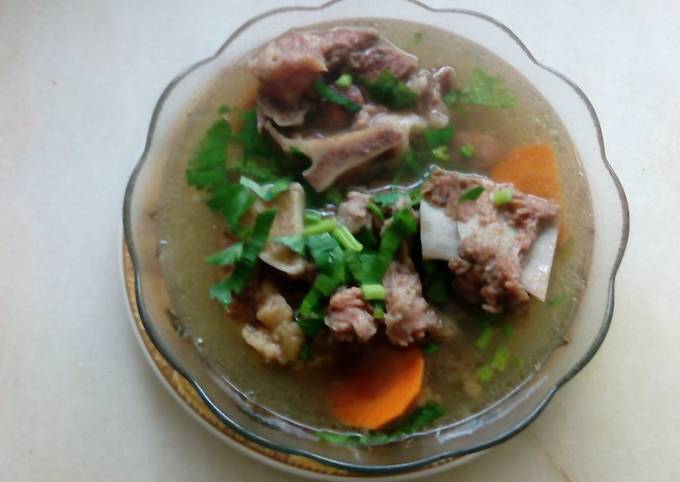 Sup tulang iga sapi Ala" resep YulieA'lik.