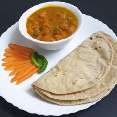 A picture of Carrot peas curry.