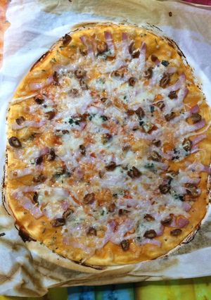 Una foto de Pizza beicon y dátiles