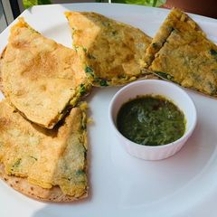 A picture of Roti cheela.