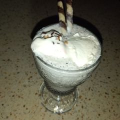 A picture of Oreo milk shake.