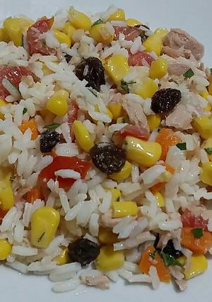 Foto principal de Ensalada de arroz con hierbabuena y pasas