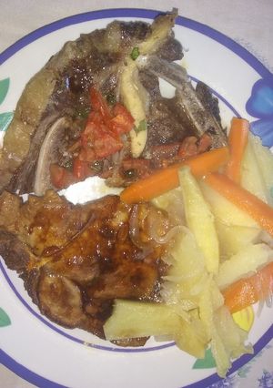 Una foto de Costeletas de cerdo y maruchas
