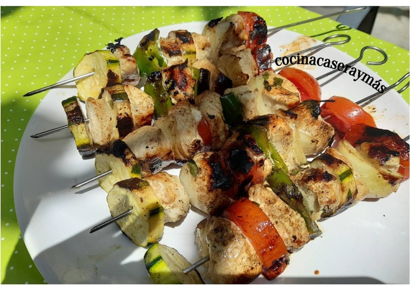Brochetas de pollo BBQ