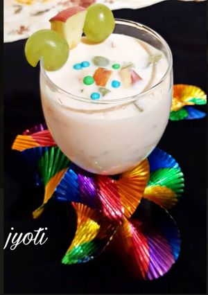 A picture of Fruit Custard.