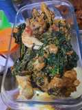 Ayam betutu daun singkong