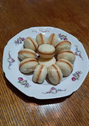 Une photo de Biscuits boules à la confiture ☕