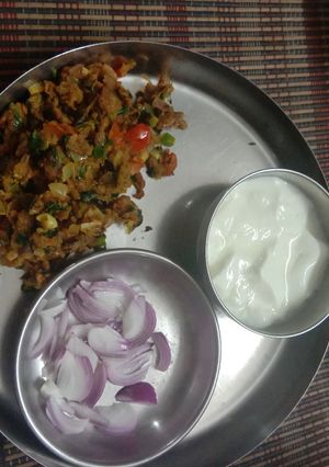 A picture of Bajri Roti with green lahsun.