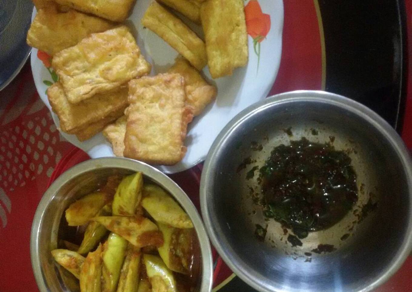 Terong Bumbu Pedas, Tahu Tempe Goreng, Sambal Kemangi Daun Jeruk