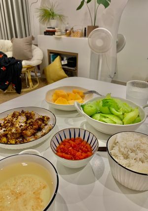 Hình của món Cơm tối cùng chả riềng nướng nckd.