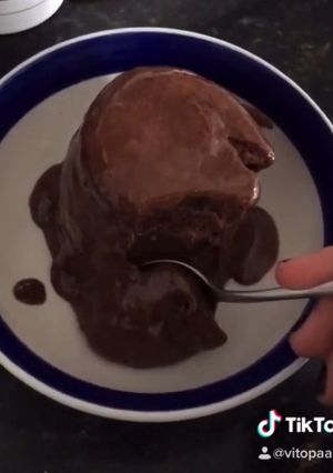 Una foto de Volcán de chocolate en microondas