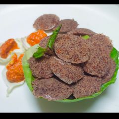 A picture of Finger millet mini idli.
