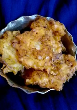 বাঁধাকপির পকোড়া (bandhakopior pakora recipe in Bengali) রেসিপির প্রধান ছবি