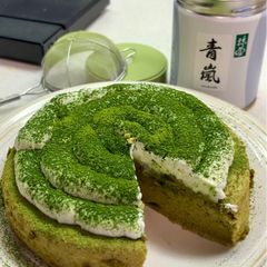 A picture of Matcha Cream Cake.