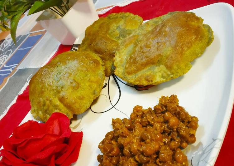 Recipe of Ultimate Palak Poori With Chana