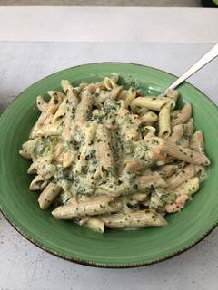 Foto principal de Pasta con salmón ahumado y espinacas