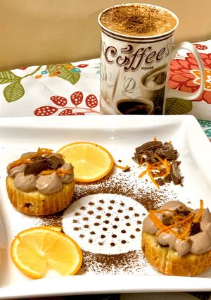 A picture of Orange chocolate chips Cupcakes.