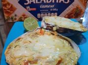 Una foto de almejas guisado