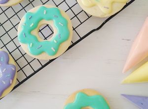 Una foto de Glasé real para decorar cookies
