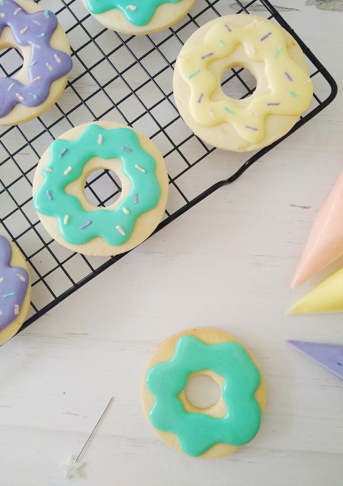 Una foto de Glasé real para decorar cookies