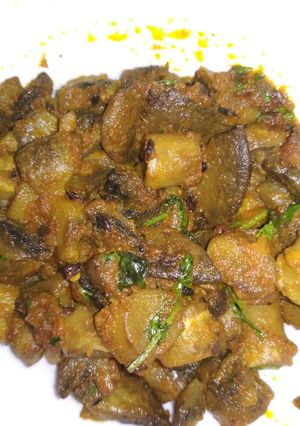A picture of Mushroom onion fry.